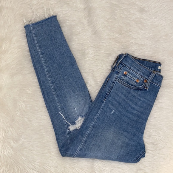 Levi’s Wedgie Skinny Jeans - Picture 15 of 15